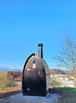 Samostojna ekološka WC enota na Boštanju ob vhodu v Krajinski park Radensko polje